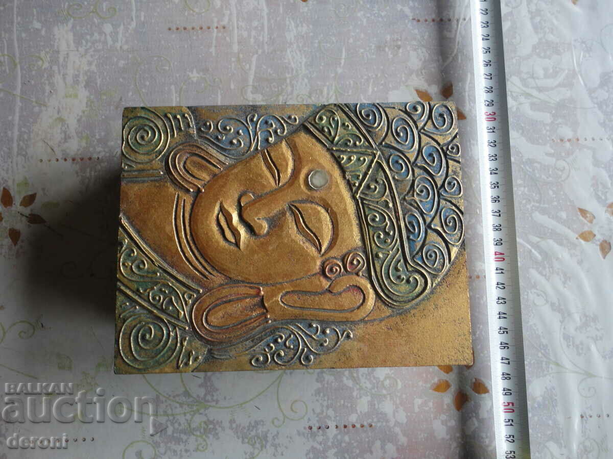 Great gilt wooden box with price 25.00 BGN | € 12.78 Great gilt wooden box with price 25.00 BGN | € 12.78