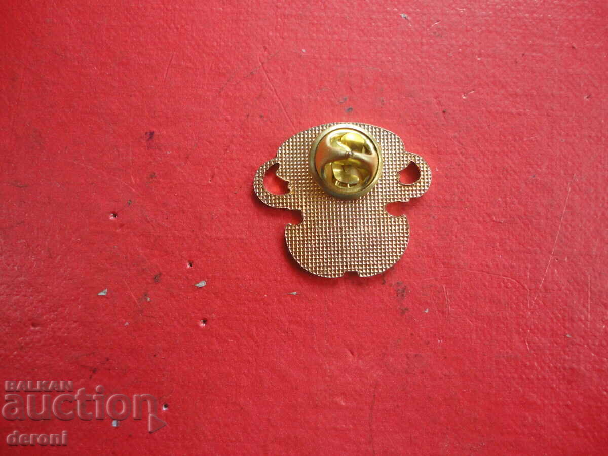 Delivery of Big Badge Sign 11 Delivery of Big Badge Sign 11