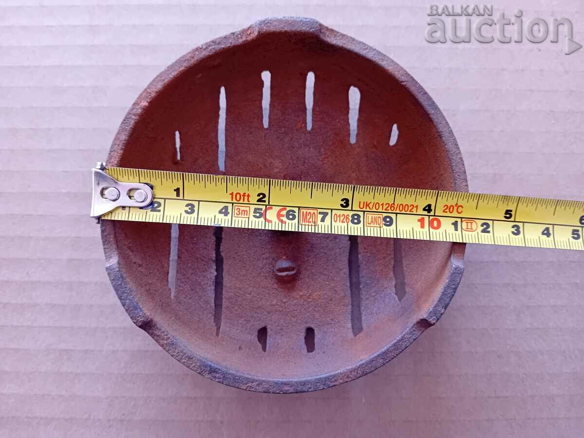 Vintage METAL FIVE BEAR stove emblem - 5 Vintage METAL FIVE BEAR stove emblem - 5