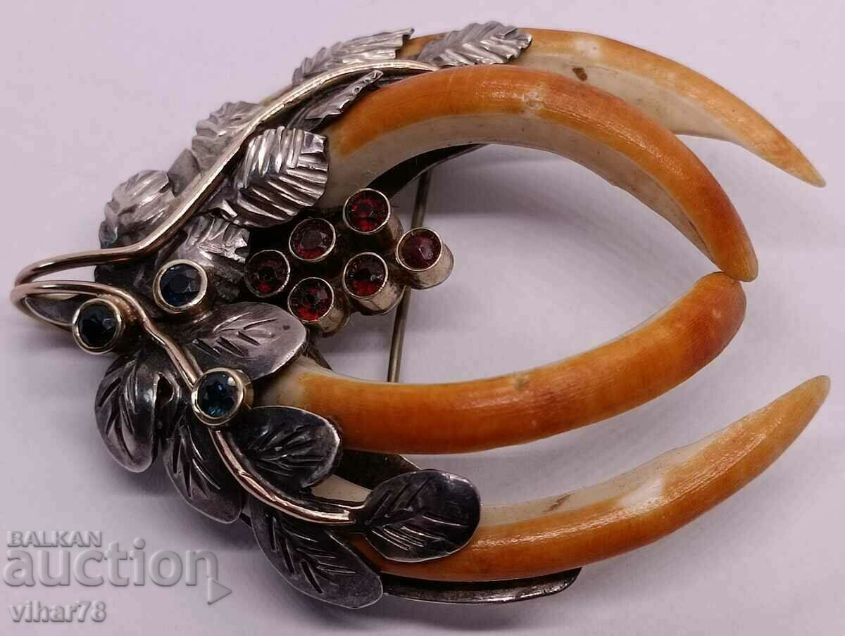 Auction BRANDED OLD BROOCH-SILVER WITH Garnet and Sapphire Auction BRANDED OLD BROOCH-SILVER WITH Garnet and Sapphire