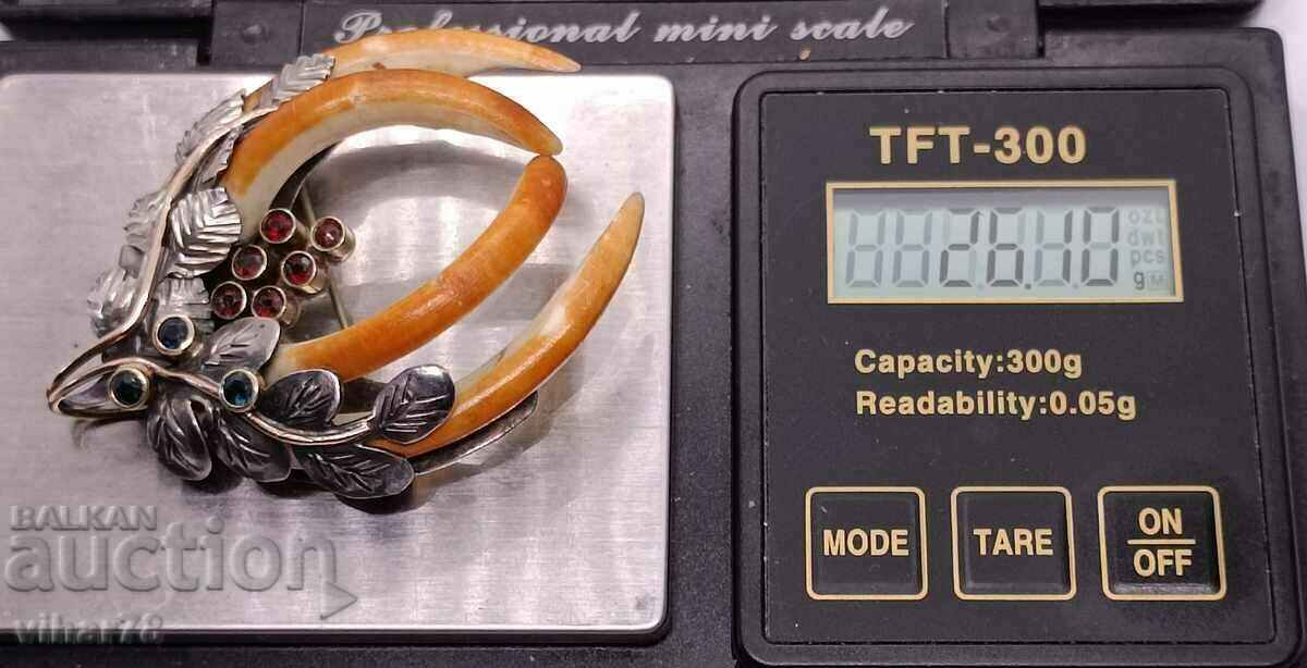 Delivery of BRANDED OLD BROOCH-SILVER WITH Garnet and Sapphire Delivery of BRANDED OLD BROOCH-SILVER WITH Garnet and Sapphire