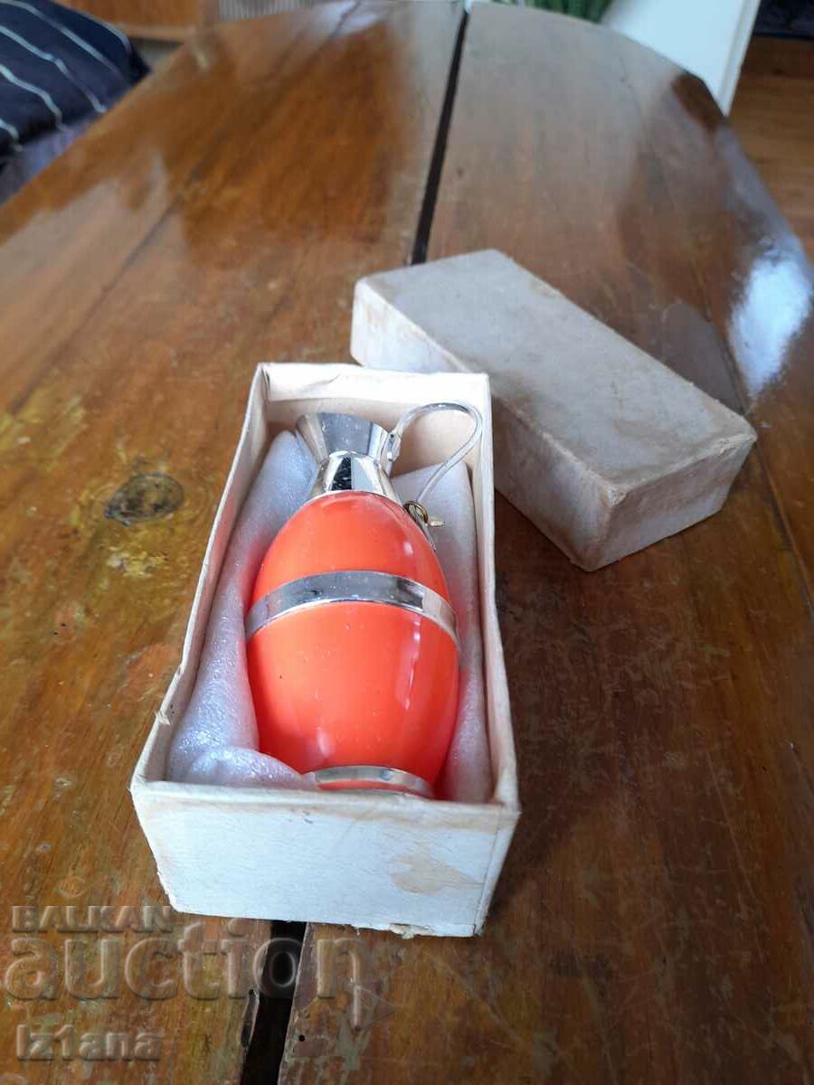 Ένα παλιό σουβενίρ, μια κανάτα με τιμή 20.00 BGN | € 10.23 Ένα παλιό σουβενίρ, μια κανάτα με τιμή 20.00 BGN | € 10.23