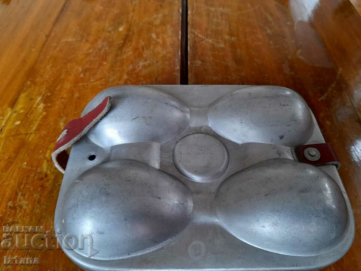 An old egg box with price 32.00 BGN | € 16.36 An old egg box with price 32.00 BGN | € 16.36