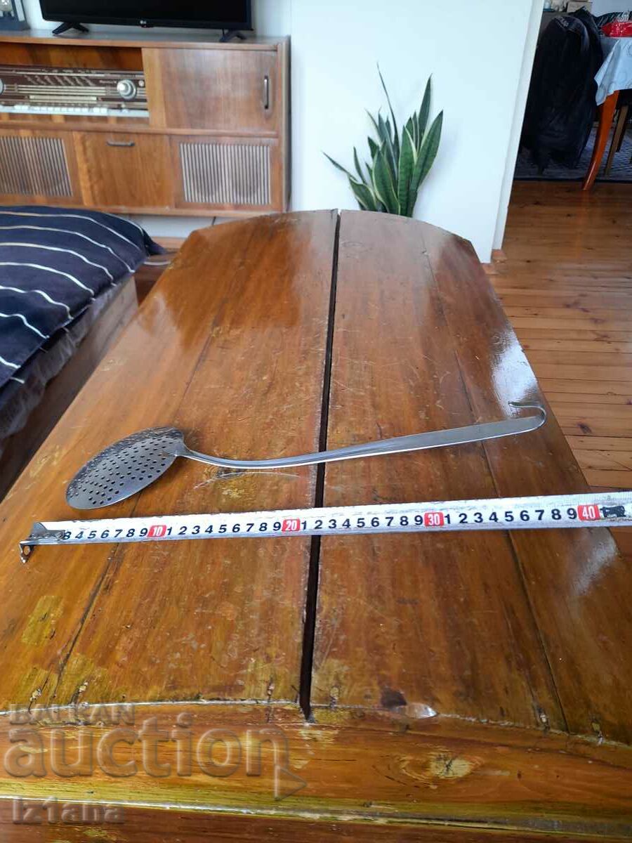 Παλιά τρυπητή κουτάλα, αναδευτήρας με τιμή 15.00 BGN | € 7.67 Παλιά τρυπητή κουτάλα, αναδευτήρας με τιμή 15.00 BGN | € 7.67