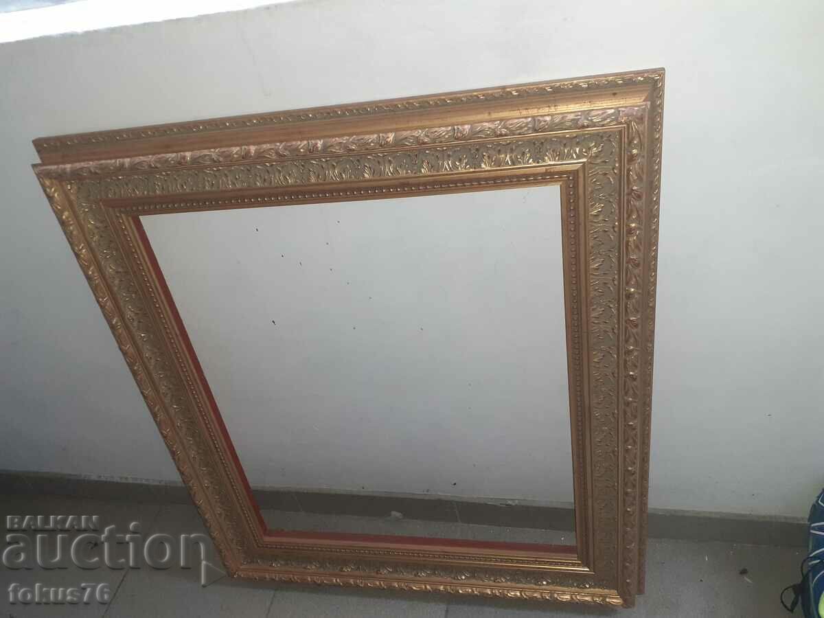 Μια μεγάλη ξύλινη μπαρόκ κορνίζα με τιμή 190.00 BGN | € 97.15 Μια μεγάλη ξύλινη μπαρόκ κορνίζα με τιμή 190.00 BGN | € 97.15