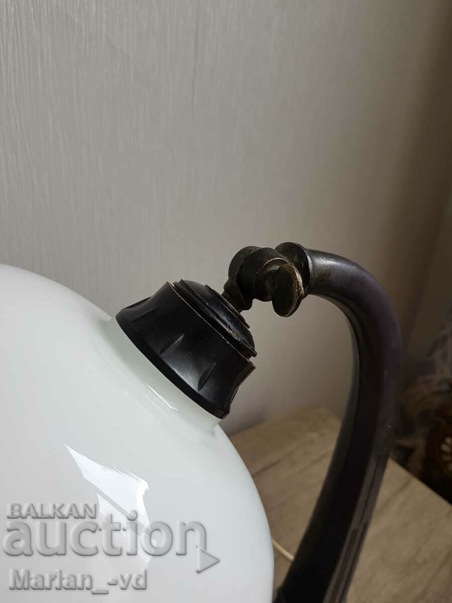 Licitație Lampă veche de masă cu scrumieră Licitație Lampă veche de masă cu scrumieră