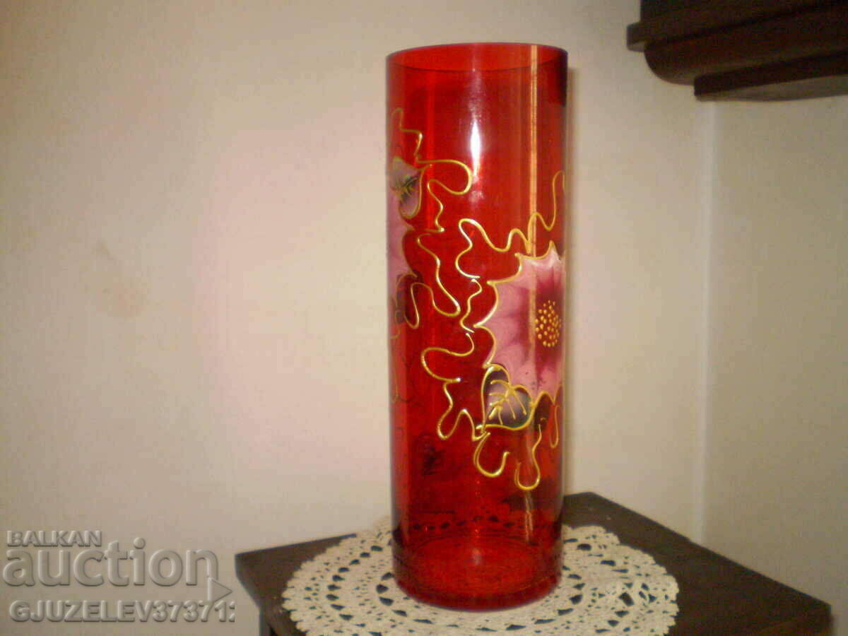 Delivery of hand painted large glass red vase Delivery of hand painted large glass red vase