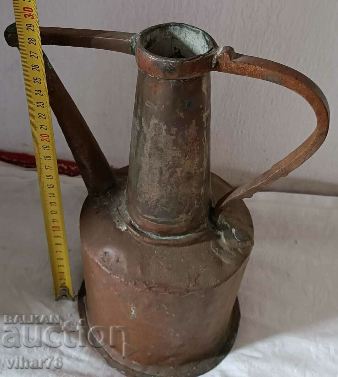 Delivery of Old copper kettle, copper vessel