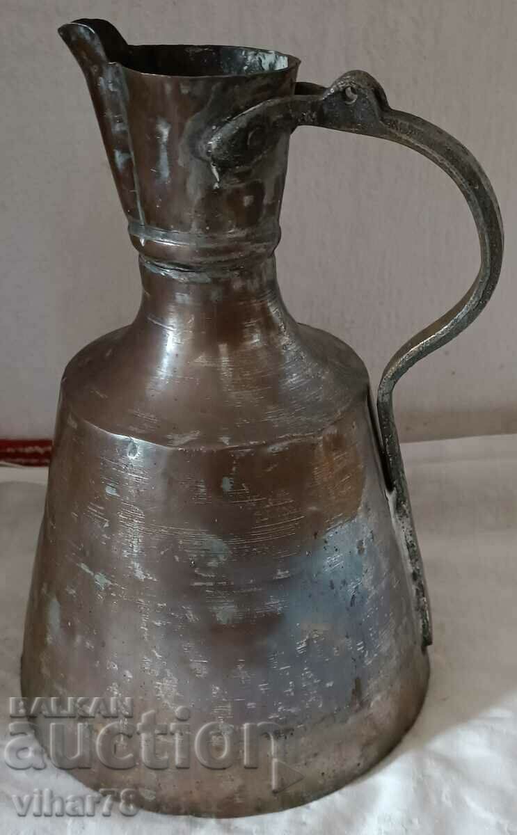 Auction Old copper kettle, copper vessel Auction Old copper kettle, copper vessel