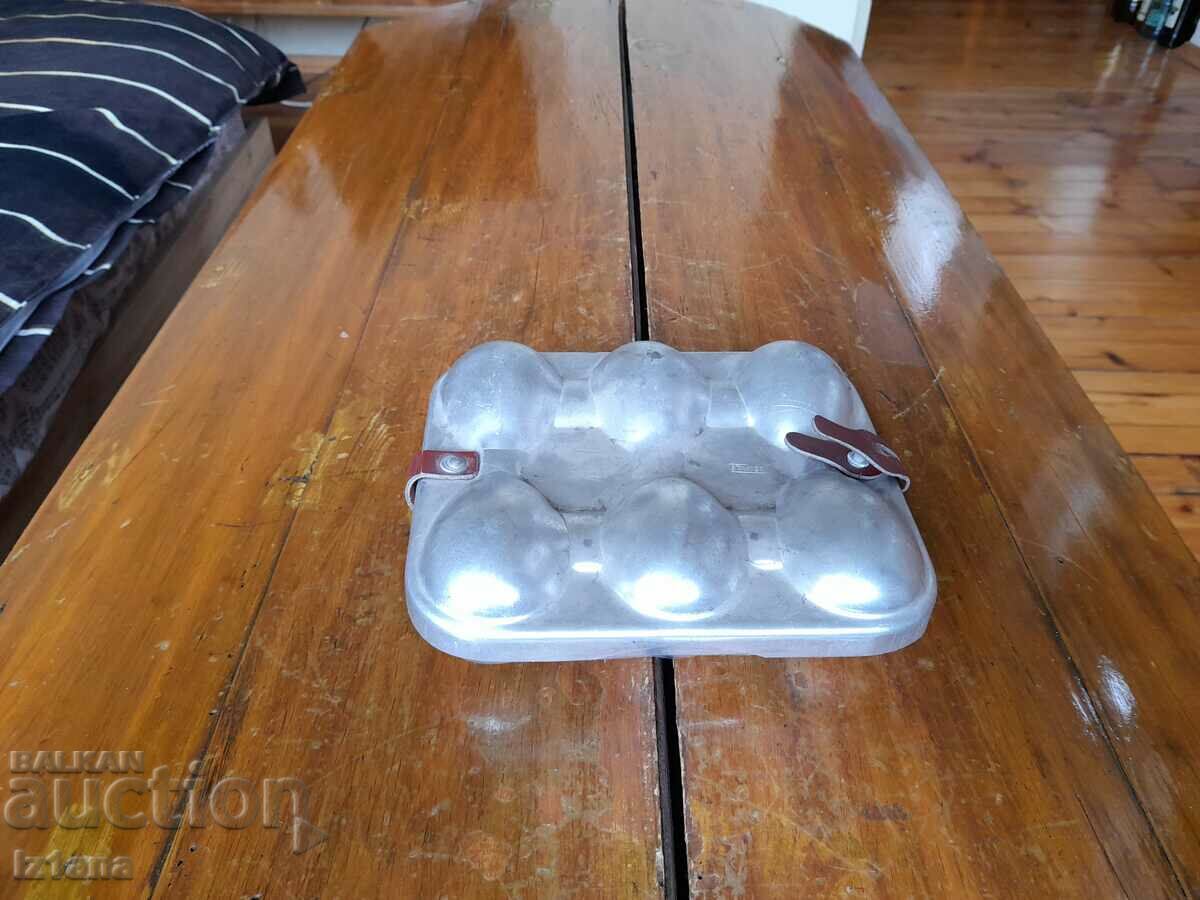 An old egg box with price 35.00 BGN | € 17.90 An old egg box with price 35.00 BGN | € 17.90