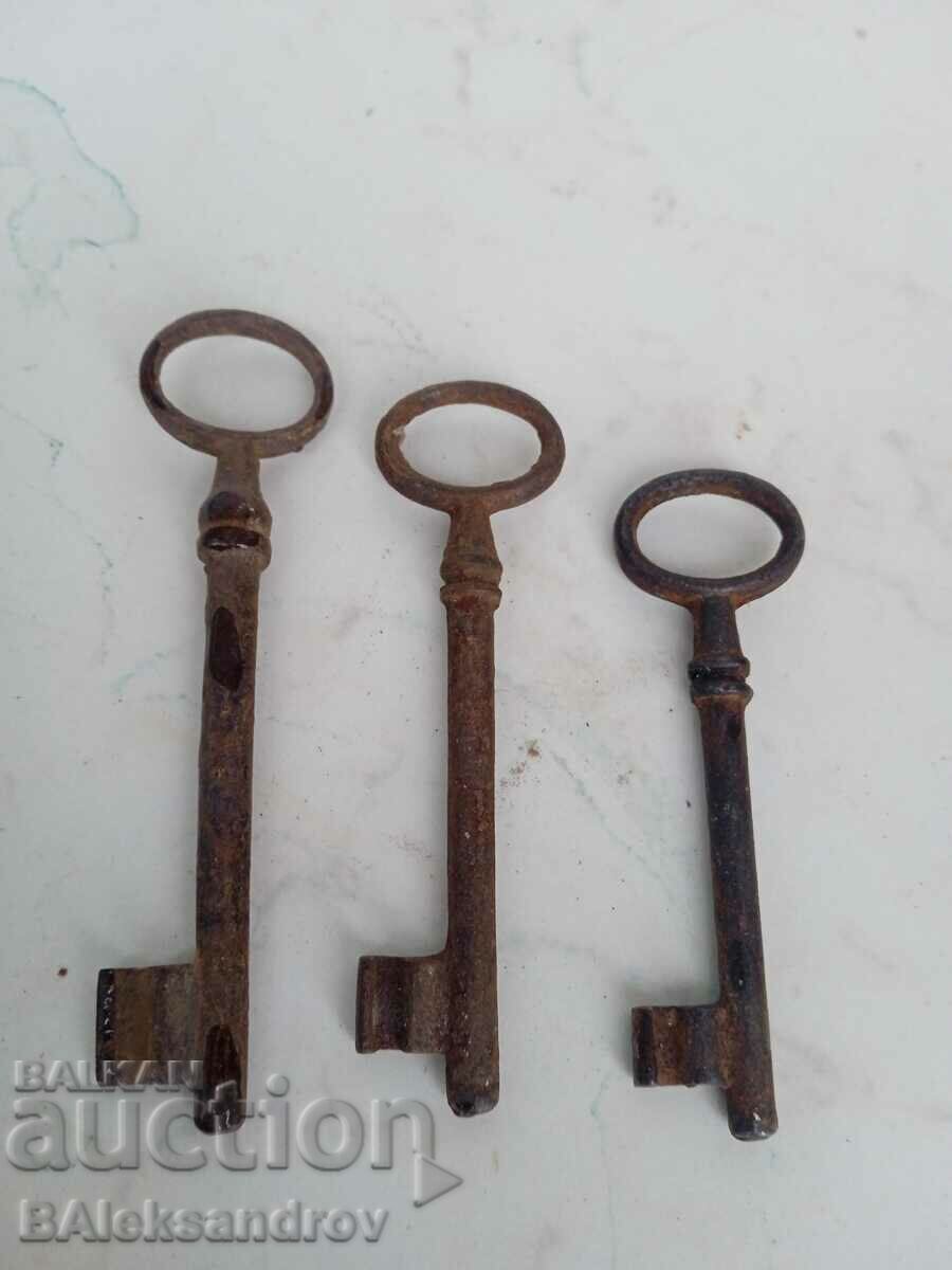 Livrarea O mulțime de chei forjate vechi Livrarea O mulțime de chei forjate vechi
