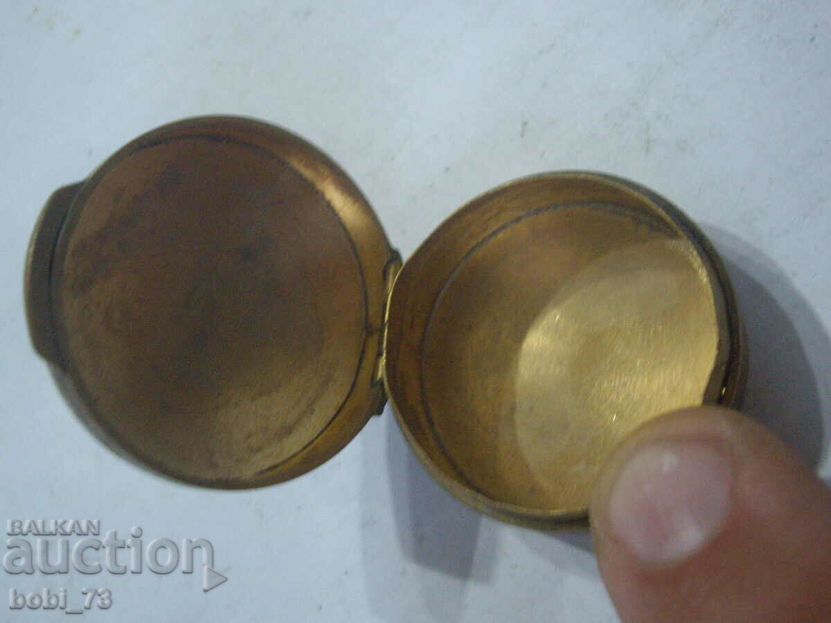Small bronze enamel box. with price 20.00 BGN | € 10.23 Small bronze enamel box. with price 20.00 BGN | € 10.23
