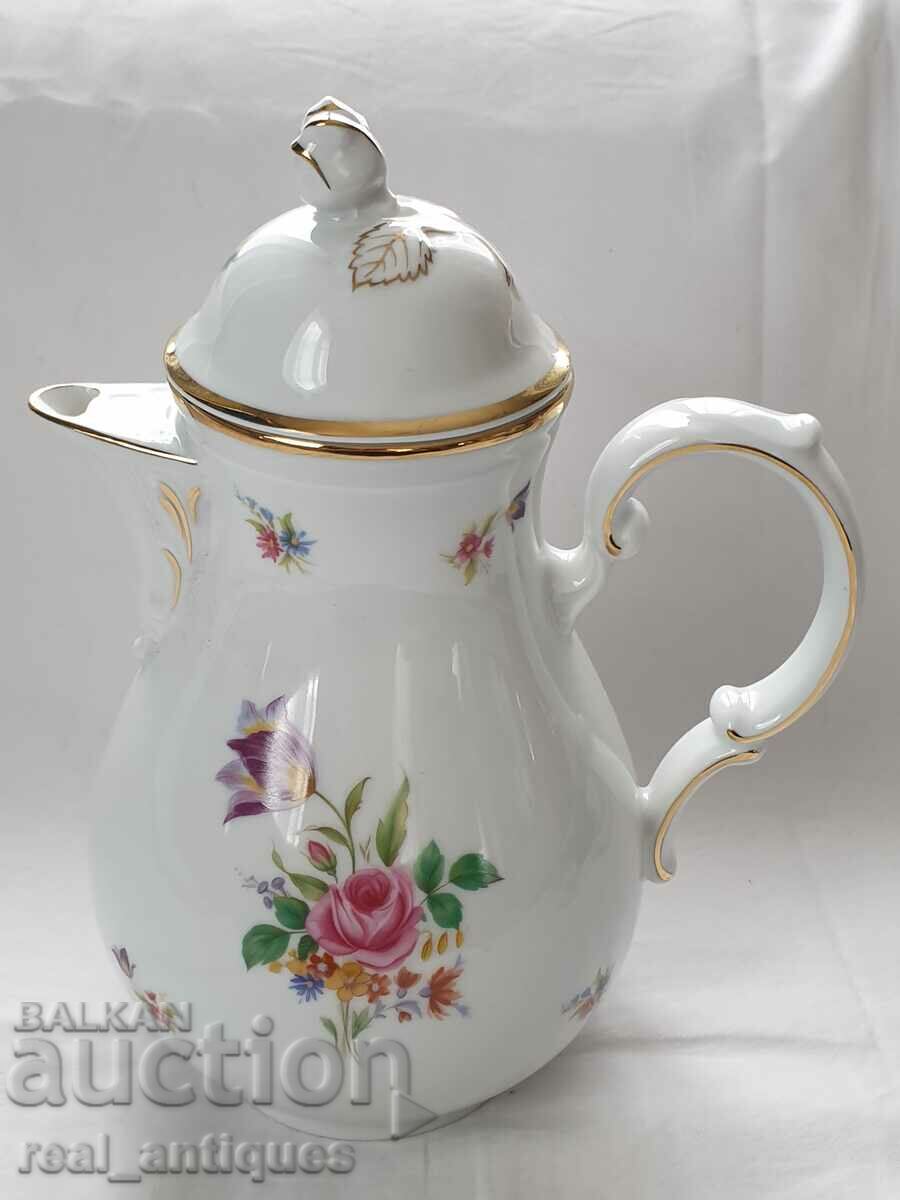 Porcelain teapot with gilding - Bavaria