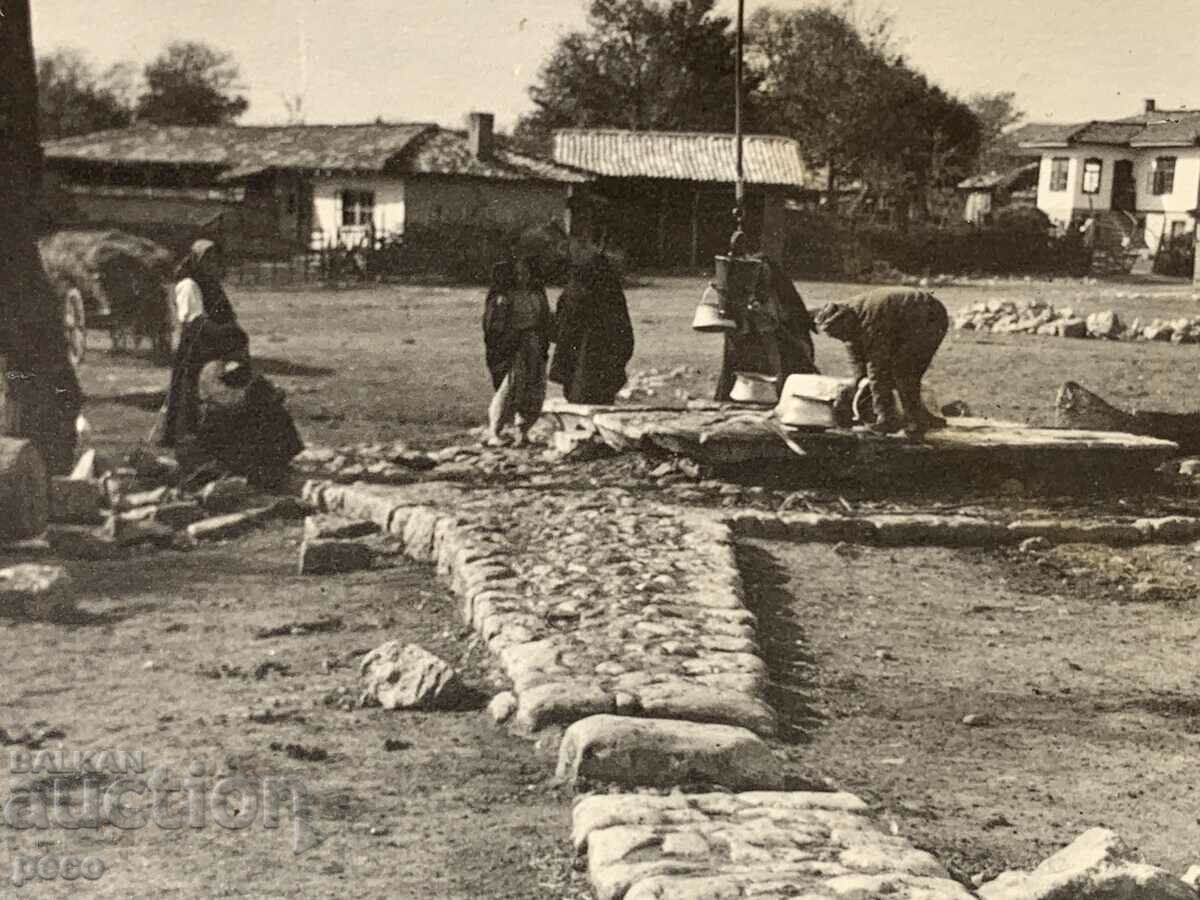 Delivery of Old well Mentsi Life and culture old photo Delivery of Old well Mentsi Life and culture old photo