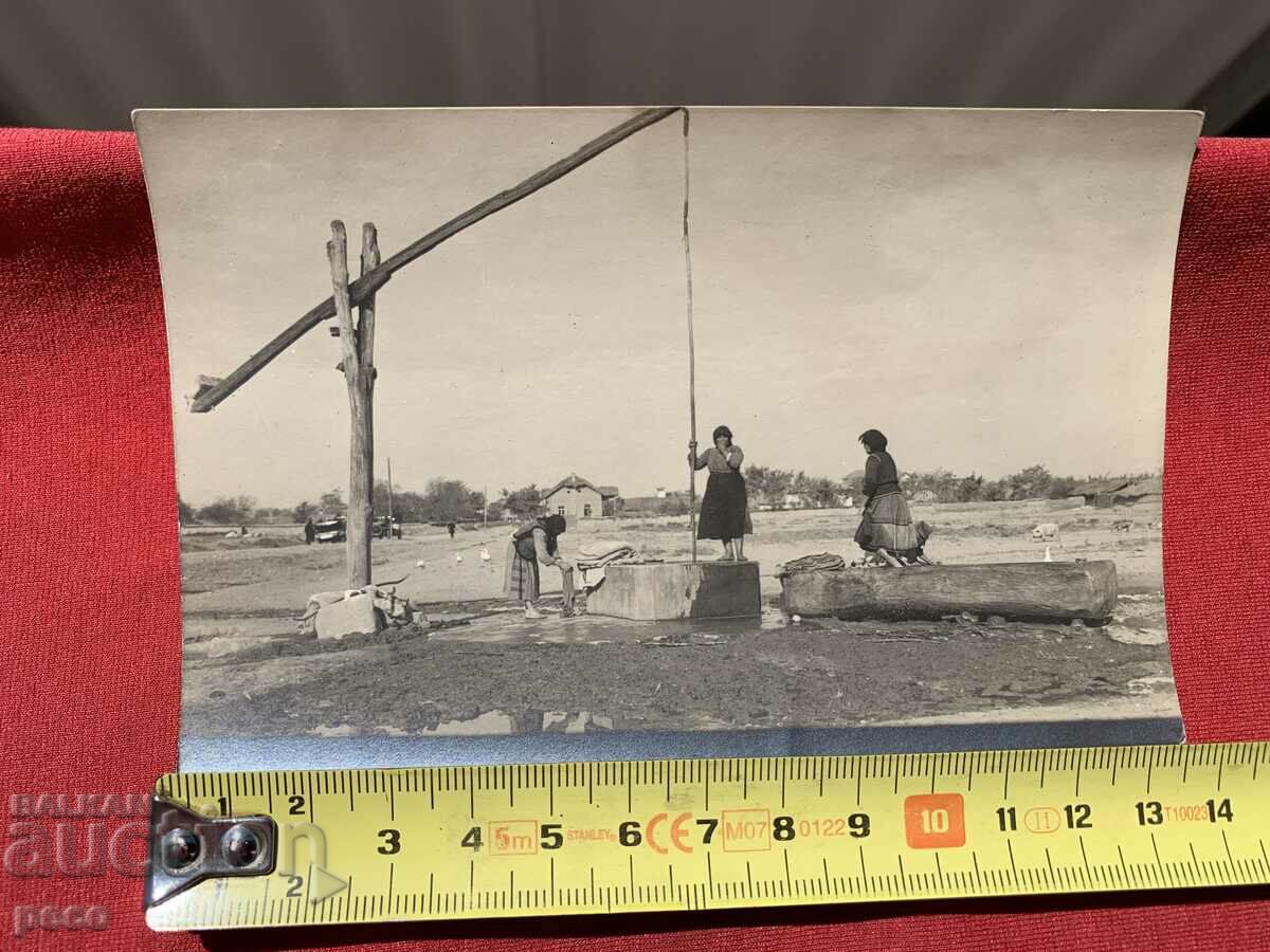 Delivery of Old well Washing clothes Lifestyle and culture old photo Delivery of Old well Washing clothes Lifestyle and culture old photo