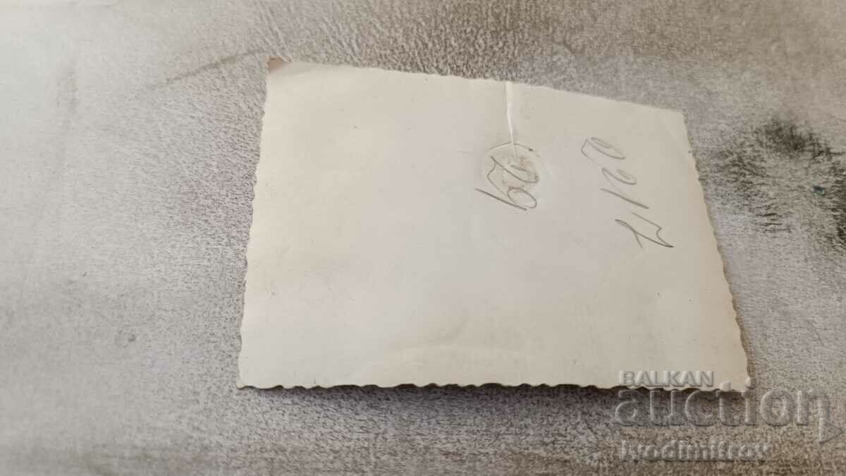 Photo Young man and young women at a swimming pool with price 1.35 BGN | € 0.69 Photo Young man and young women at a swimming pool with price 1.35 BGN | € 0.69