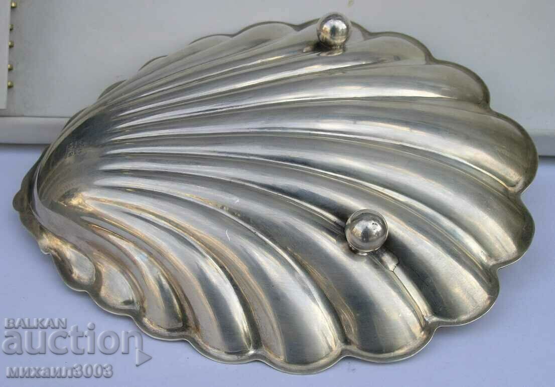 MASSIVE SILVER VESSEL IN THE SHAPE OF A SHELL / 925 STERLING / with price 1450.00 BGN | € 741.37 MASSIVE SILVER VESSEL IN THE SHAPE OF A SHELL / 925 STERLING / with price 1450.00 BGN | € 741.37