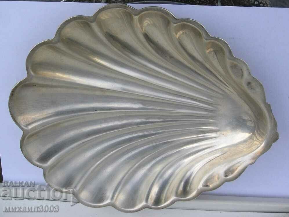Auction MASSIVE SILVER VESSEL IN THE SHAPE OF A SHELL / 925 STERLING / Auction MASSIVE SILVER VESSEL IN THE SHAPE OF A SHELL / 925 STERLING /