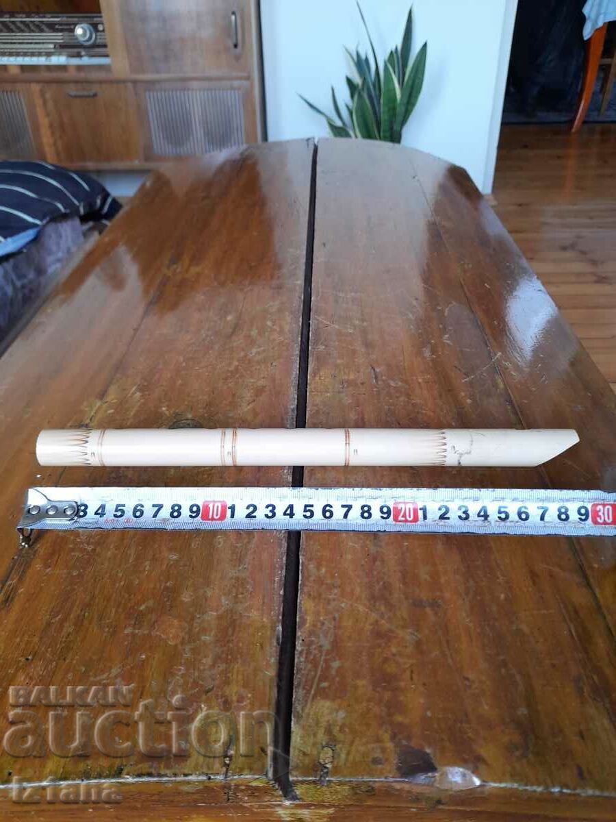 Παλιό ράσκυλο, ντουντουκ, σφυρίχτρα με τιμή 27.00 BGN | € 13.80 Παλιό ράσκυλο, ντουντουκ, σφυρίχτρα με τιμή 27.00 BGN | € 13.80