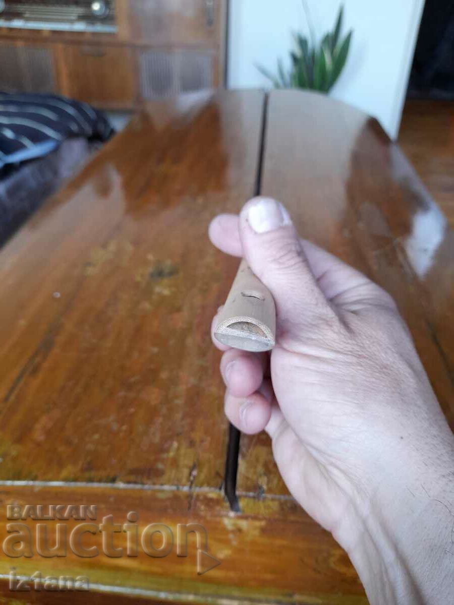 Παράδοση Παλιό ράσκυλο, ντουντουκ, σφυρίχτρα Παράδοση Παλιό ράσκυλο, ντουντουκ, σφυρίχτρα