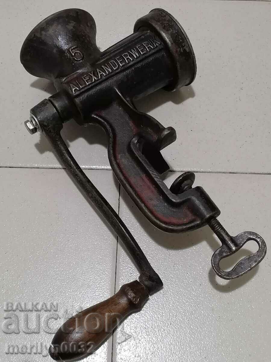 Old German meat grinder, mincer with price 59.00 BGN | € 30.17 Old German meat grinder, mincer with price 59.00 BGN | € 30.17