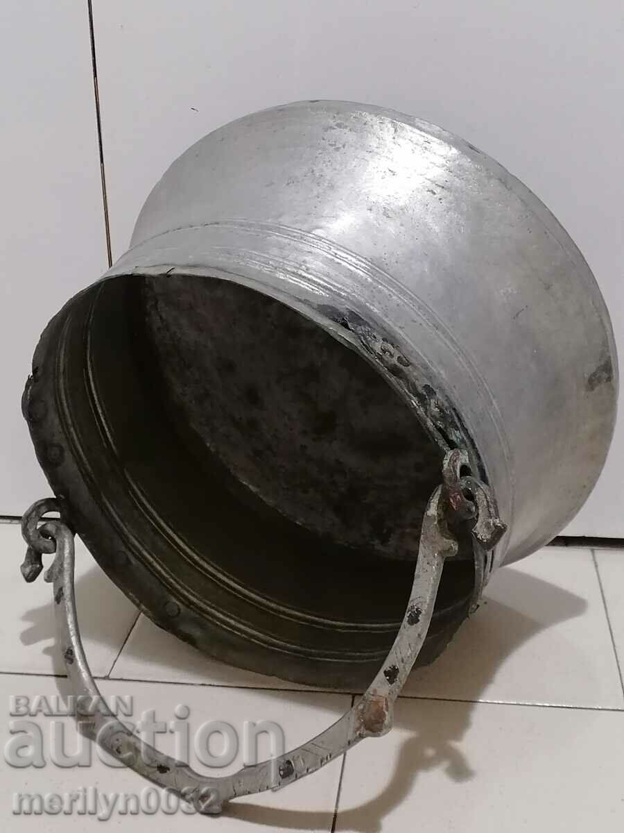 Licitație Vechi cazan de cupru vas de aramă amenințare mence Licitație Vechi cazan de cupru vas de aramă amenințare mence