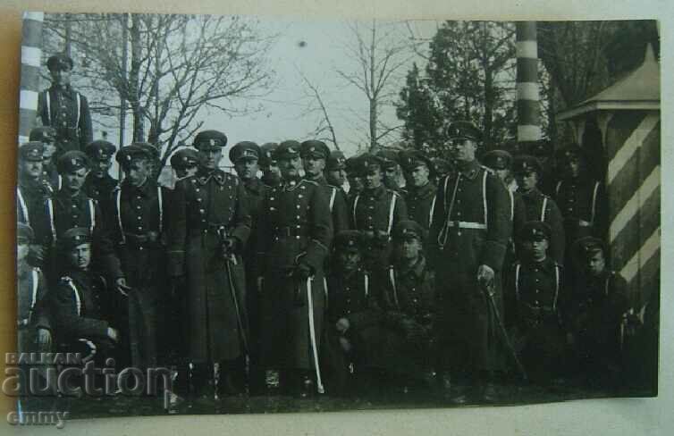 Снимка военни, войници - униформи, саби