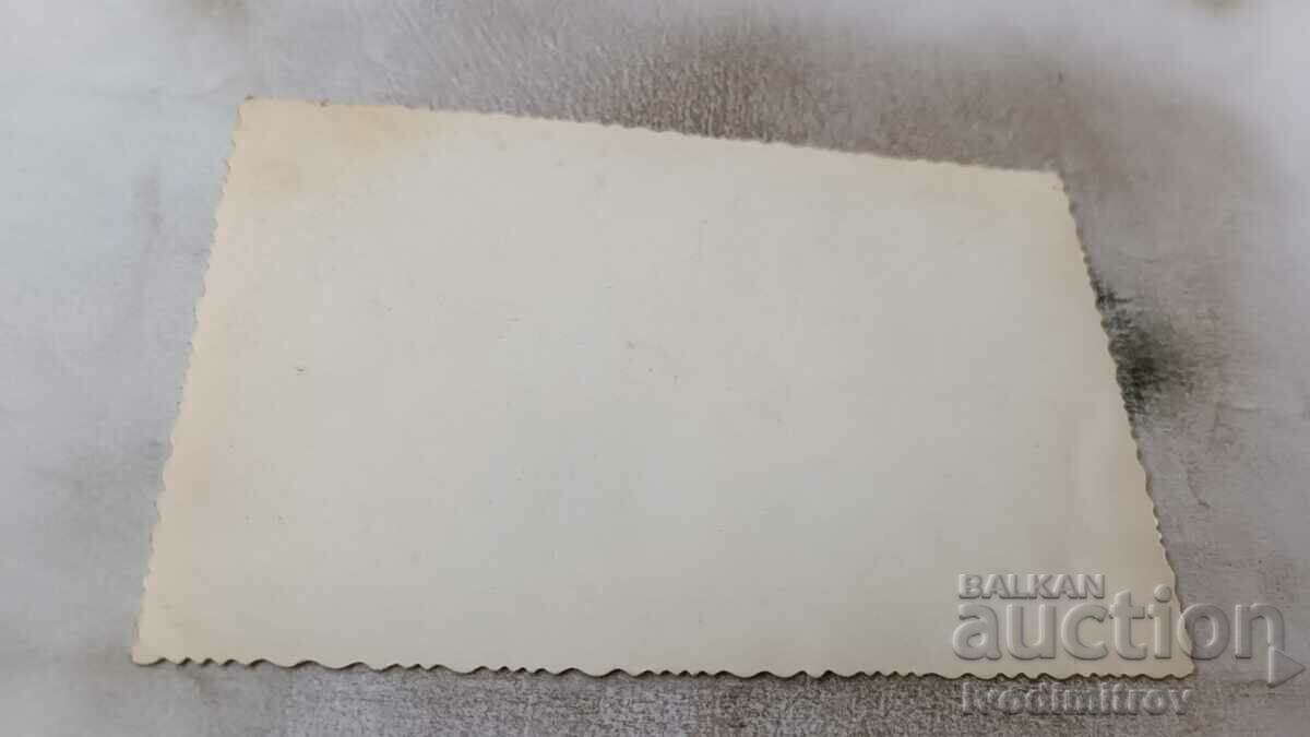 Φωτογραφία Σοφία Γυναίκα στην πλατεία Αλέξανδρου Ι με τιμή 2.45 BGN | € 1.25 Φωτογραφία Σοφία Γυναίκα στην πλατεία Αλέξανδρου Ι με τιμή 2.45 BGN | € 1.25