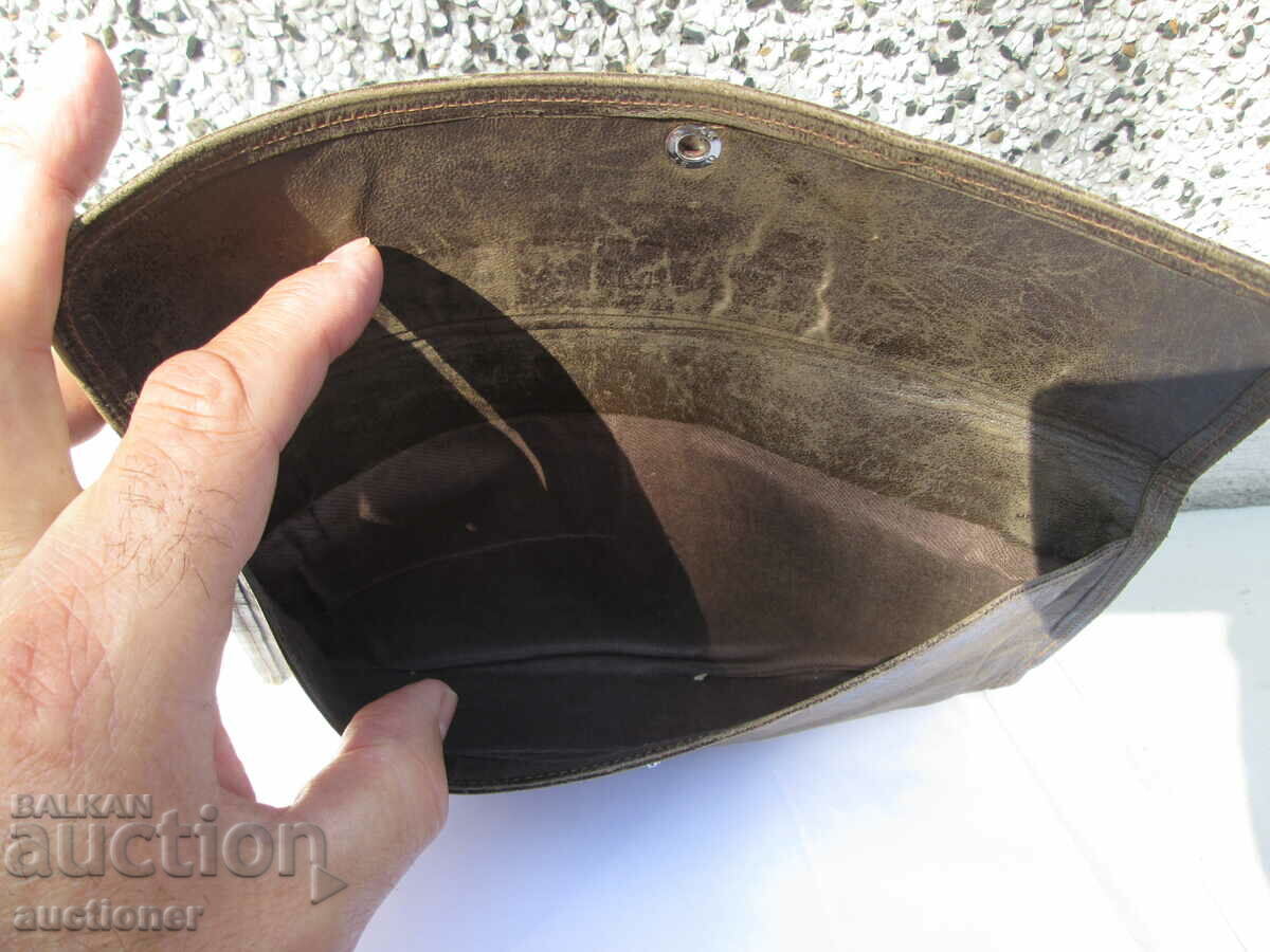 Delivery of OLD LEATHER BAG - VITOSHA, BULGARIA. INSURANCE. D-VO Delivery of OLD LEATHER BAG - VITOSHA, BULGARIA. INSURANCE. D-VO