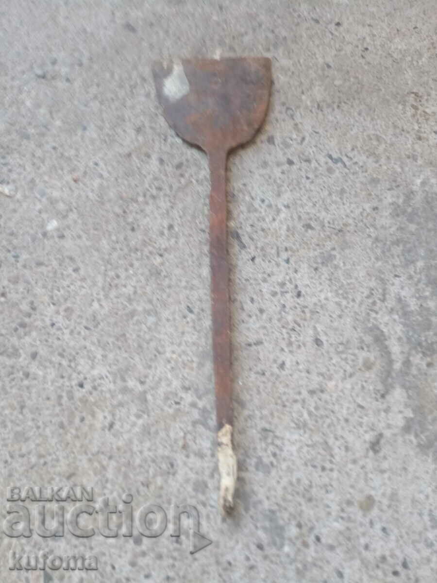 Auction Old forged carnival Auction Old forged carnival