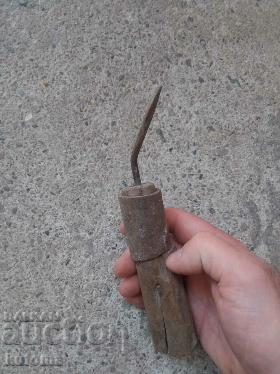 Sloganul vechi cu preț 9.99 BGN | € 5.11