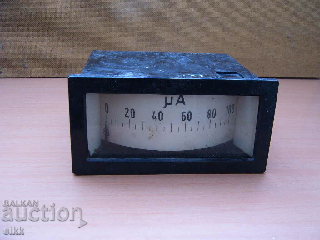 Measuring instrument Measuring instrument