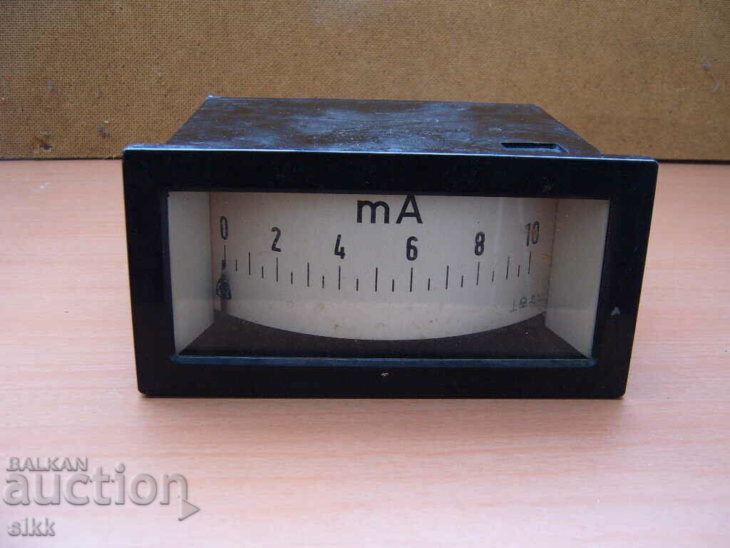 Measuring instrument Measuring instrument