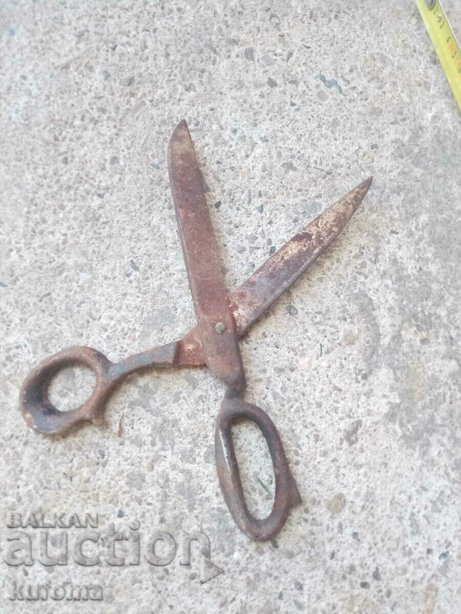 Auction Old tailor's scissors Auction Old tailor's scissors
