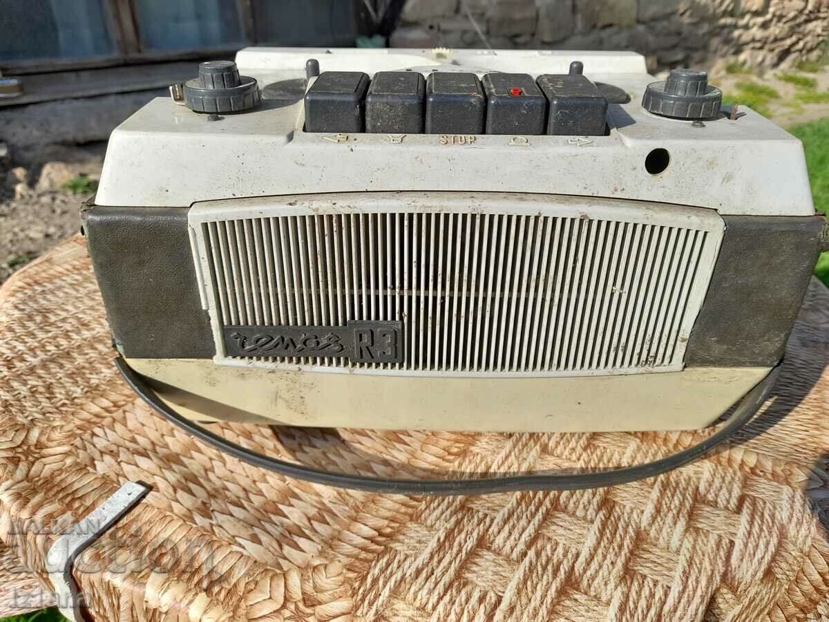 Old Lesa Renas R3 tape recorder with price 50.00 BGN | € 25.56 Old Lesa Renas R3 tape recorder with price 50.00 BGN | € 25.56