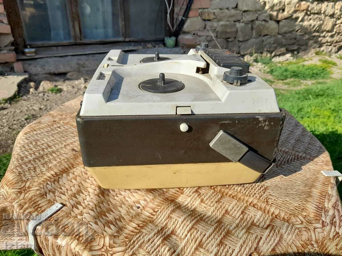 Old Lesa Renas R3 tape recorder - 6 Old Lesa Renas R3 tape recorder - 6