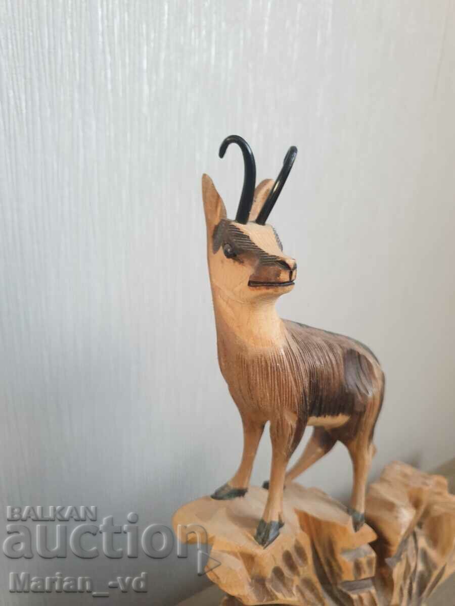 Mechanical table clock with wood carving with price 80.00 BGN | € 40.90