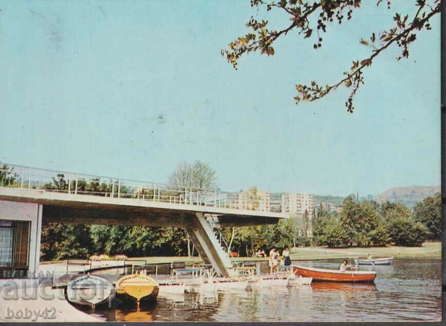Σαντάνσκι - η λίμνη στο πάρκο, πίσω - επιγραφή 1981