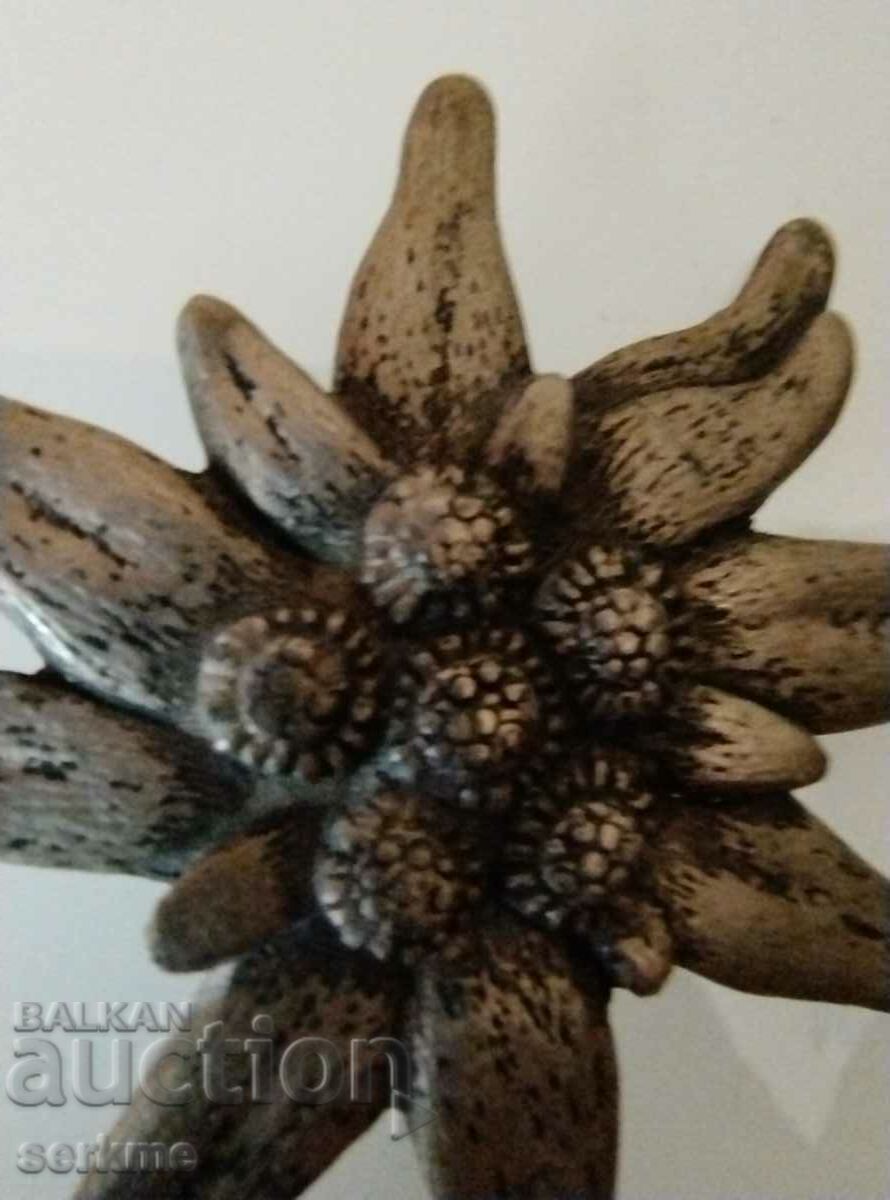 Metal figure with price 10.00 BGN | € 5.11 Metal figure with price 10.00 BGN | € 5.11