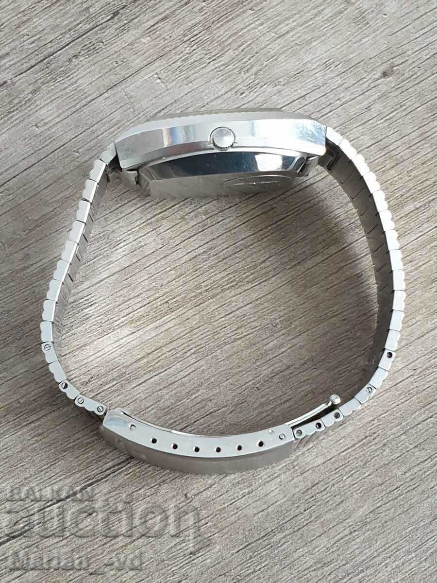 Delivery of Seiko Quartz SQ 4004 Men's Watch