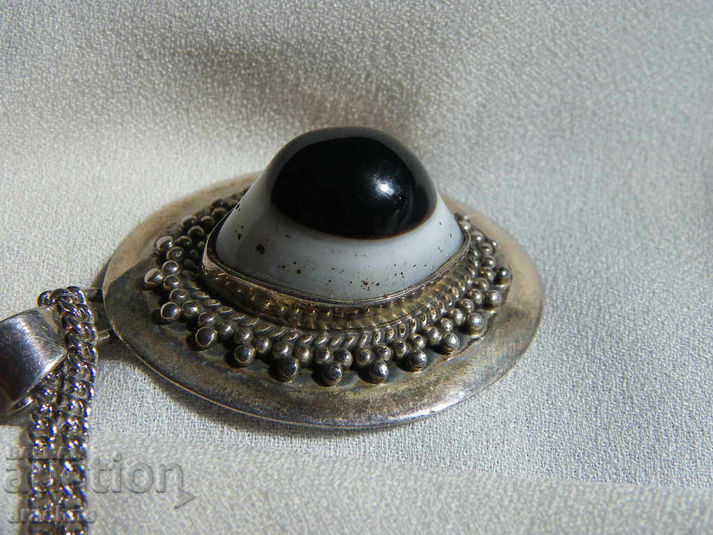 Exotic silver medallion with price 95.00 BGN | € 48.57 Exotic silver medallion with price 95.00 BGN | € 48.57