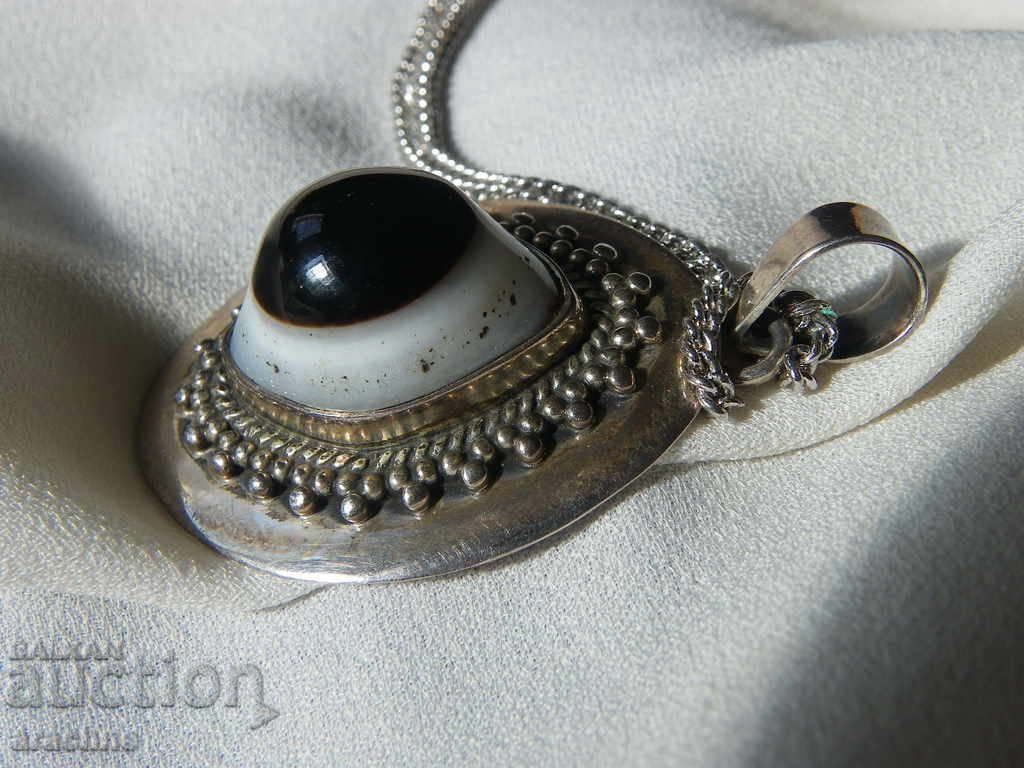 Exotic silver medallion - 6 Exotic silver medallion - 6