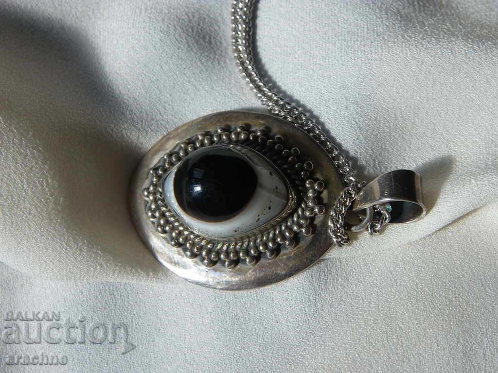 Exotic silver medallion - 7 Exotic silver medallion - 7