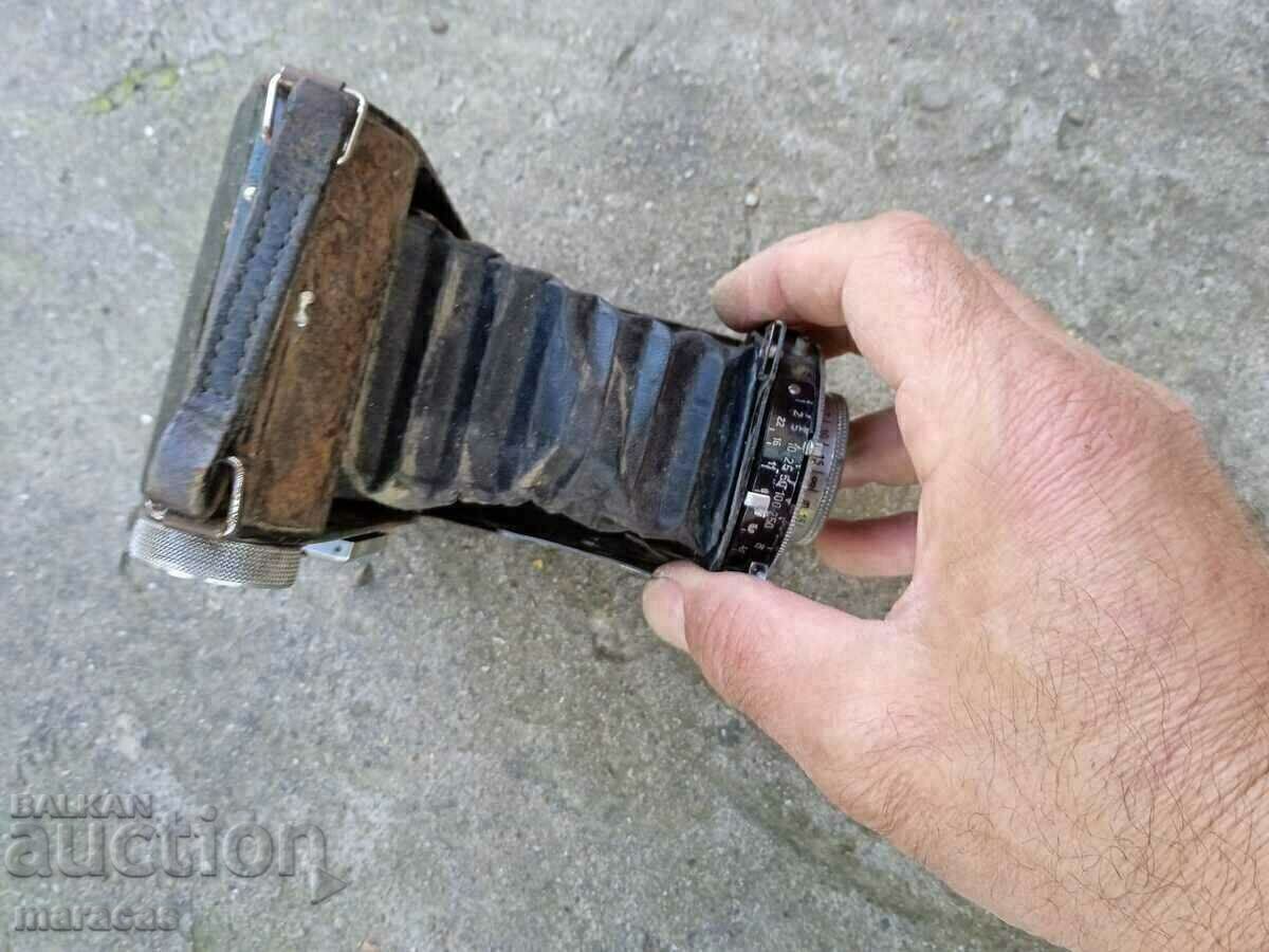 Old camera with mech with price 35.00 BGN | € 17.90 Old camera with mech with price 35.00 BGN | € 17.90