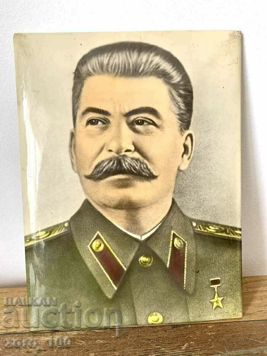 Portretul lui Stalin, din vremea Uniunii Sovietice.