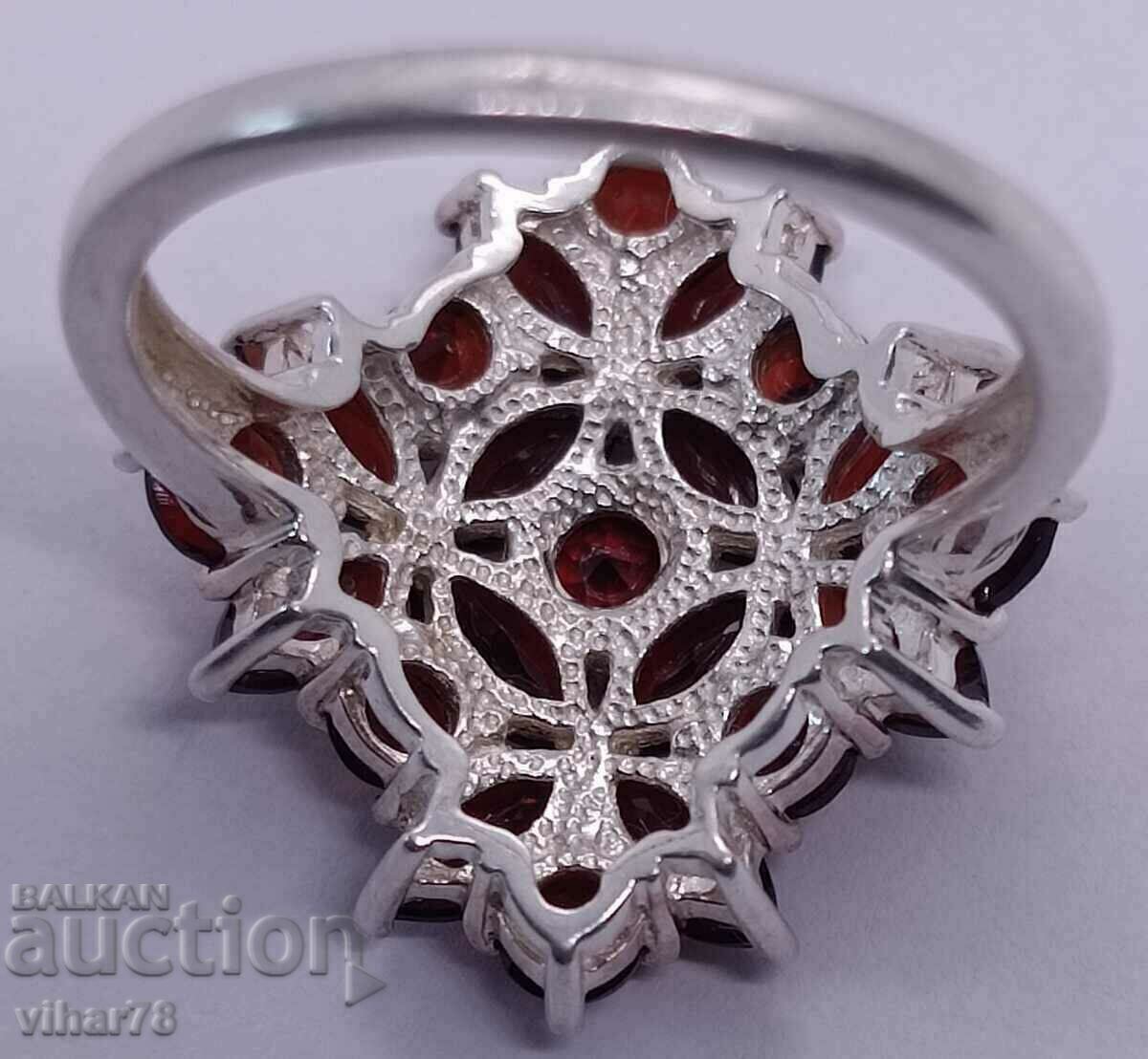 WOMEN'S SILVER RING WITH GARNET - 7