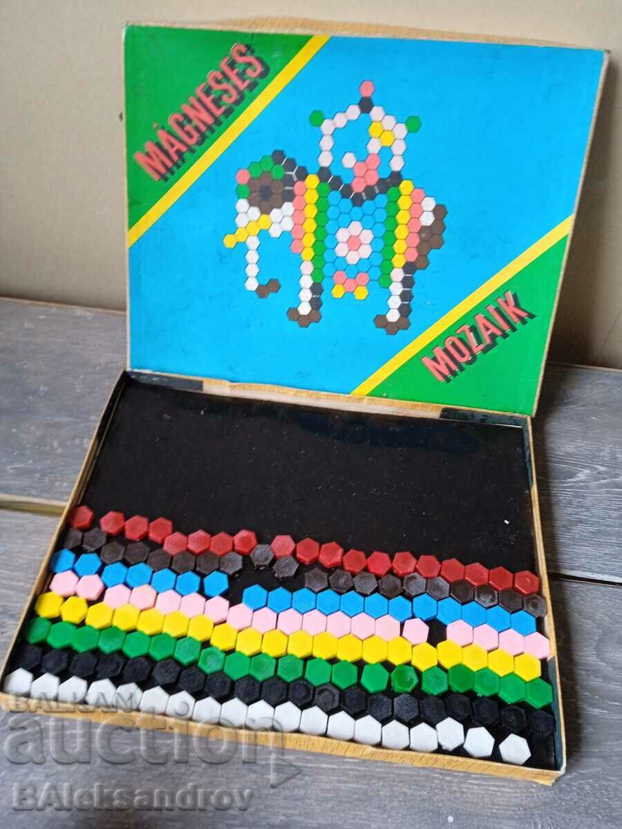 Vechi mozaic magnetic cu preț 18.00 BGN | € 9.20 Vechi mozaic magnetic cu preț 18.00 BGN | € 9.20