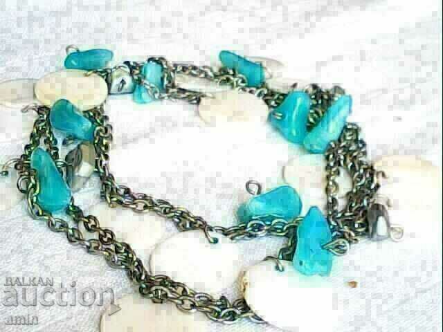 старо красиво колие сес седев е естествени камени с цена 10.00 лв. | € 5.11