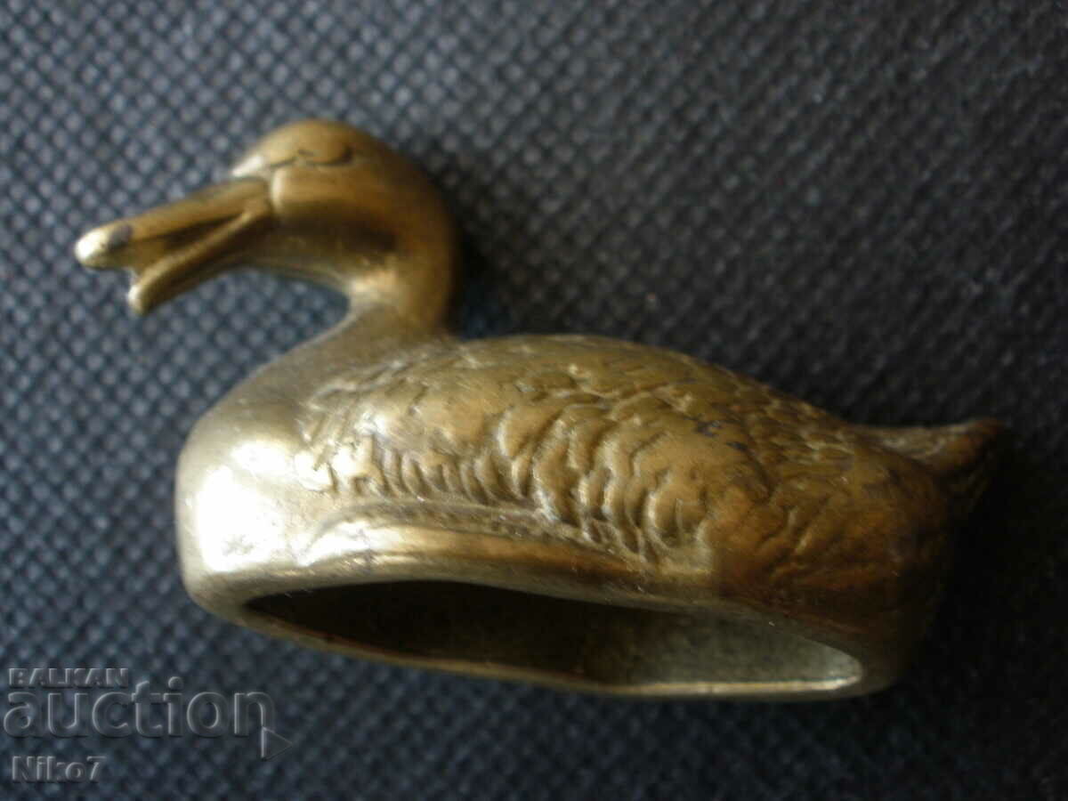 Delivery of Duck-retro, bronze figurine. Delivery of Duck-retro, bronze figurine.