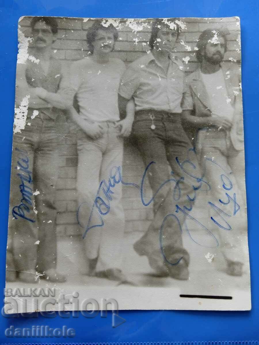 Auction *$*Y*$* SIGNAL GROUP AUTOGRAPHS - PHOTO/CARD *$*Y*$* Auction *$*Y*$* SIGNAL GROUP AUTOGRAPHS - PHOTO/CARD *$*Y*$*